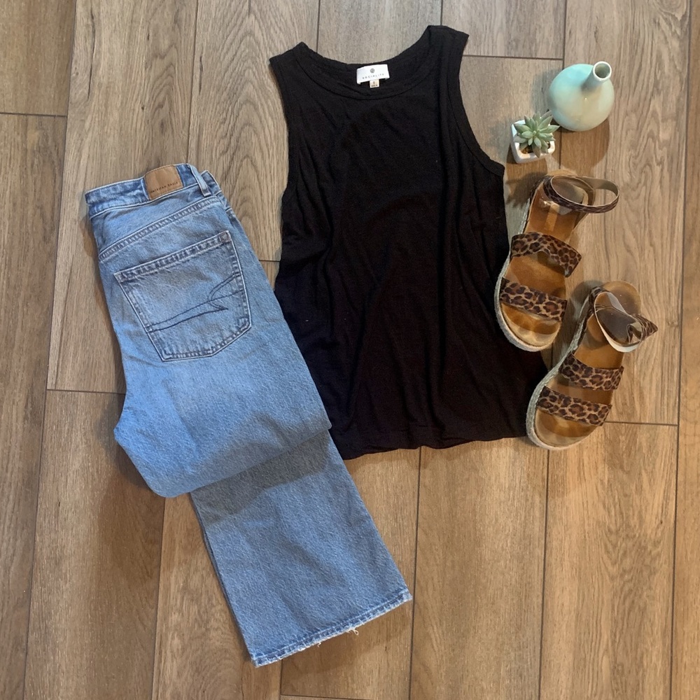 Socialite sleeveless blouse